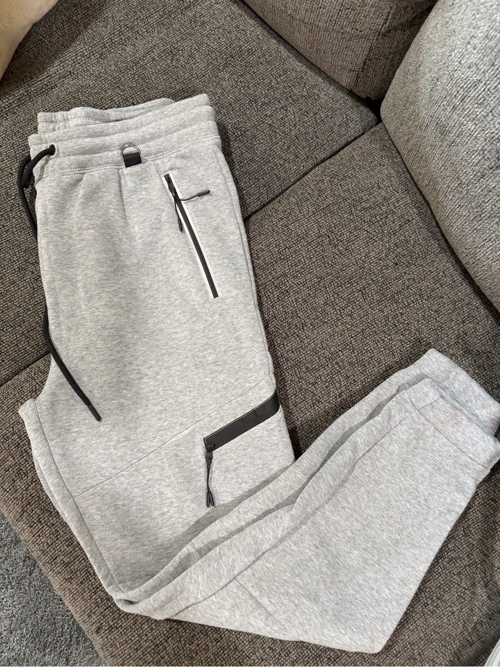 Men's Light Gray Performance Jogger Sweatpants with Zip Pockets NWOT